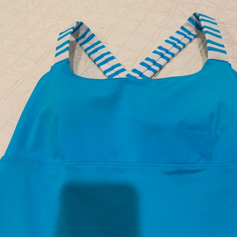 Lulu lemon turquoise tank top size 6